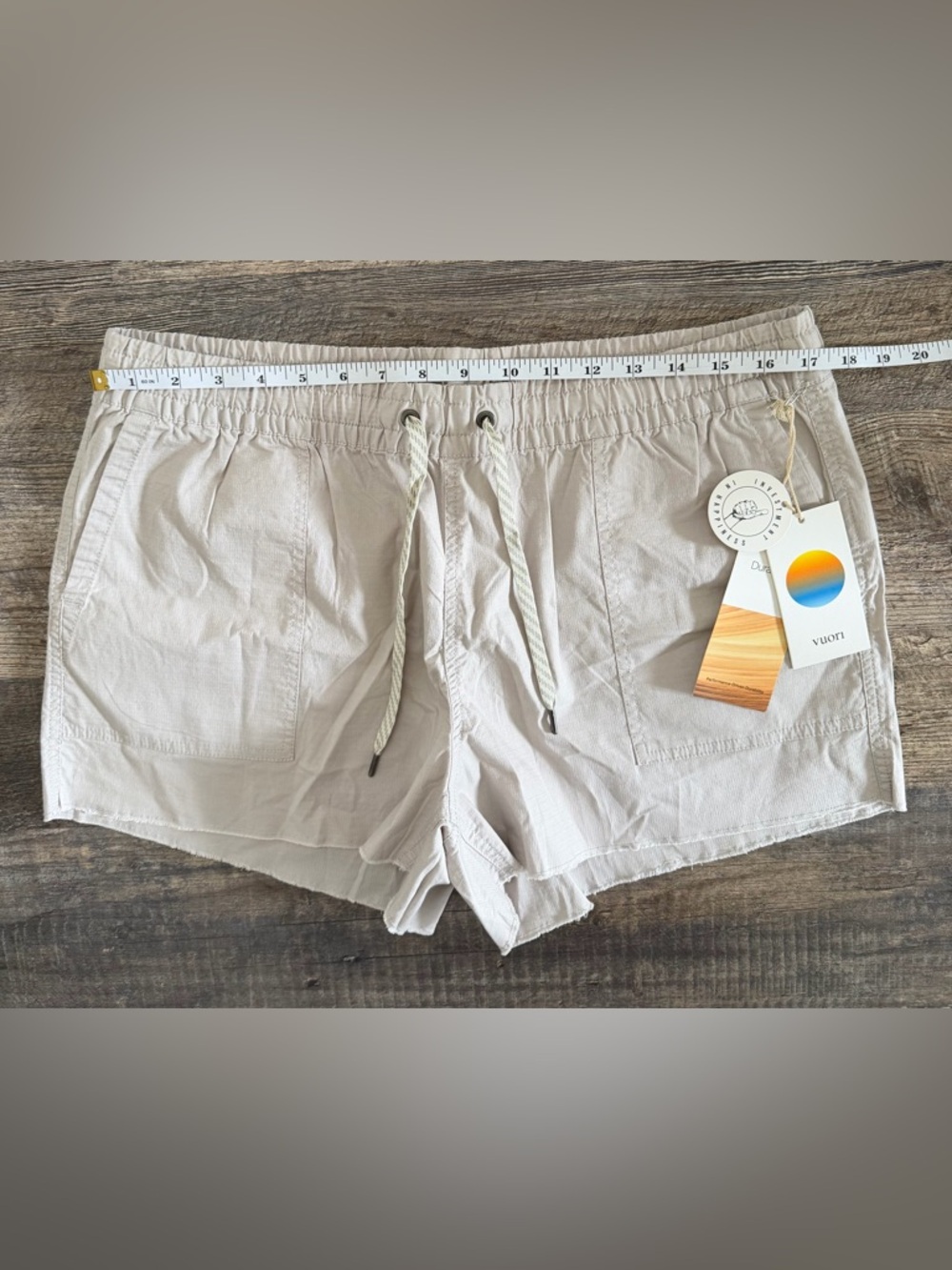 VUORI Women's sixe XL Vintage Ripstop Organic Cotton Short -Suede - Picture 6 of 12